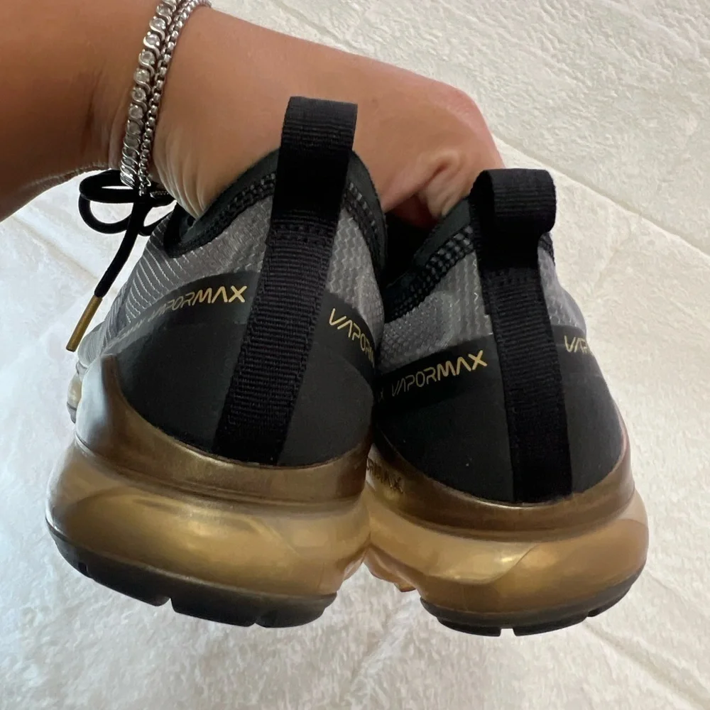 Nike Air VaporMax 2019 Black Gold shoes size 10.5